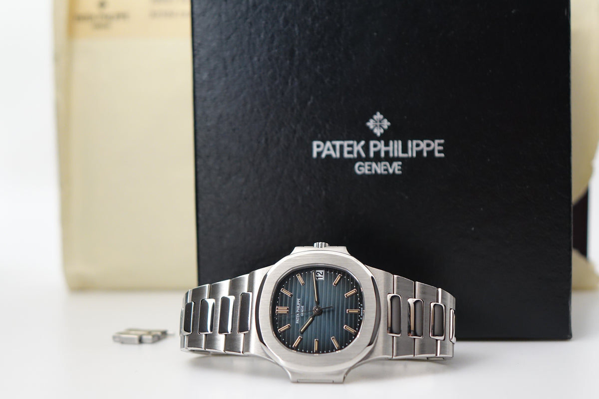 Patek Philippe Nautilus 3800/1A Blue ribbed dial full set