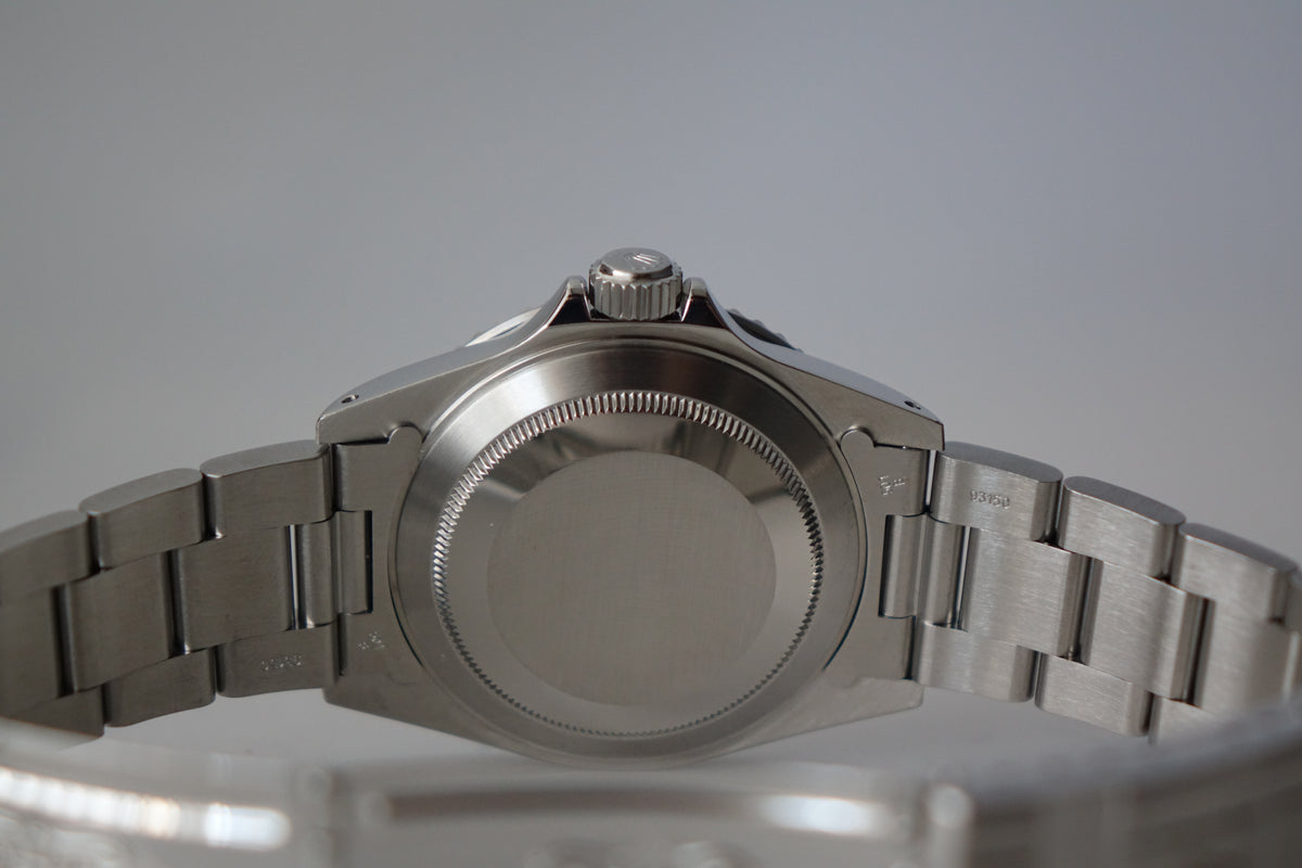 Rolex Submariner 14060M two liner no pinholes