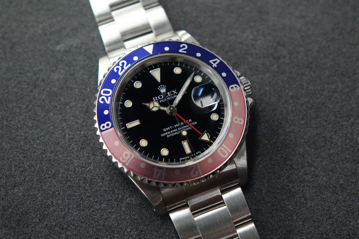 Rolex GMT Master 16700 Pepsi Tritium faded bezel