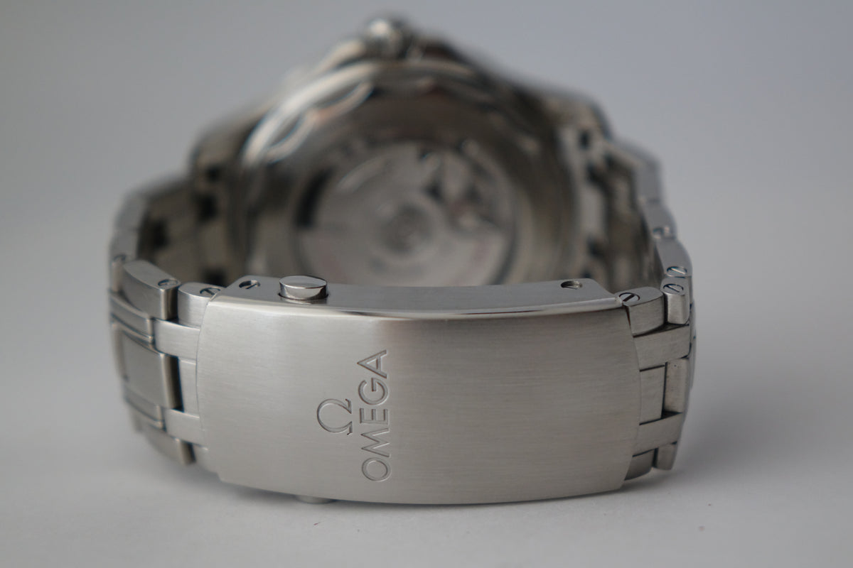 Omega Seamaster SMP 300 White Bracelet 210.30.42.20.04.001