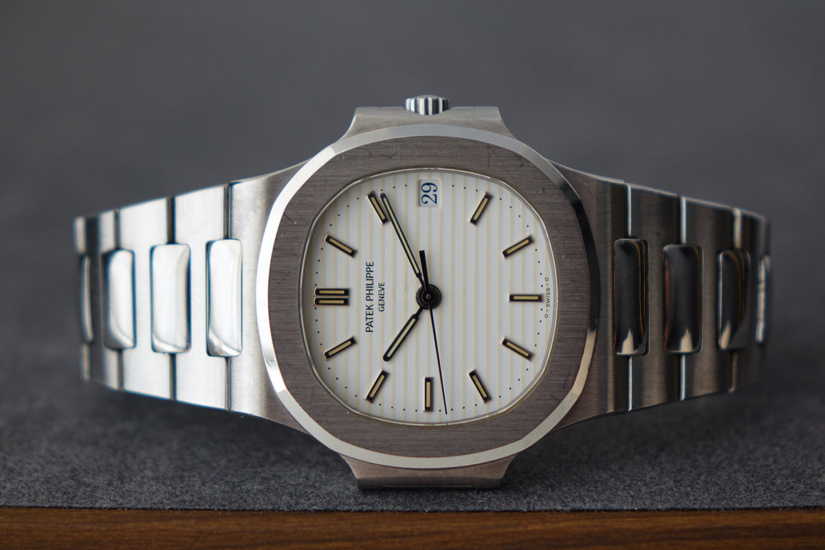 Patek Philippe Nautilus 3800/1a Steel white piano dial