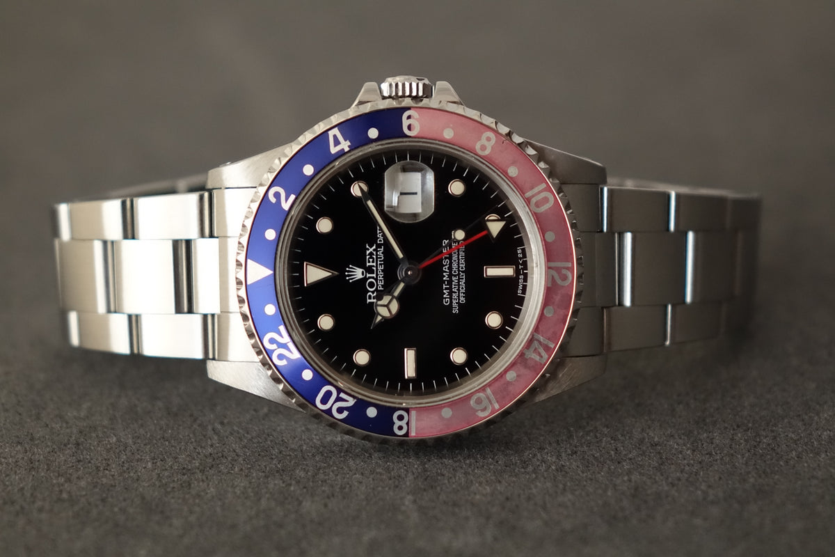 Rolex GMT Master 16700 Pepsi tritium faded bezel