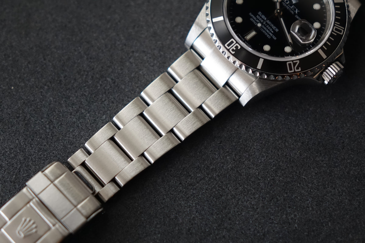 Rolex Submariner Date 16610 Chapter ring rehaut