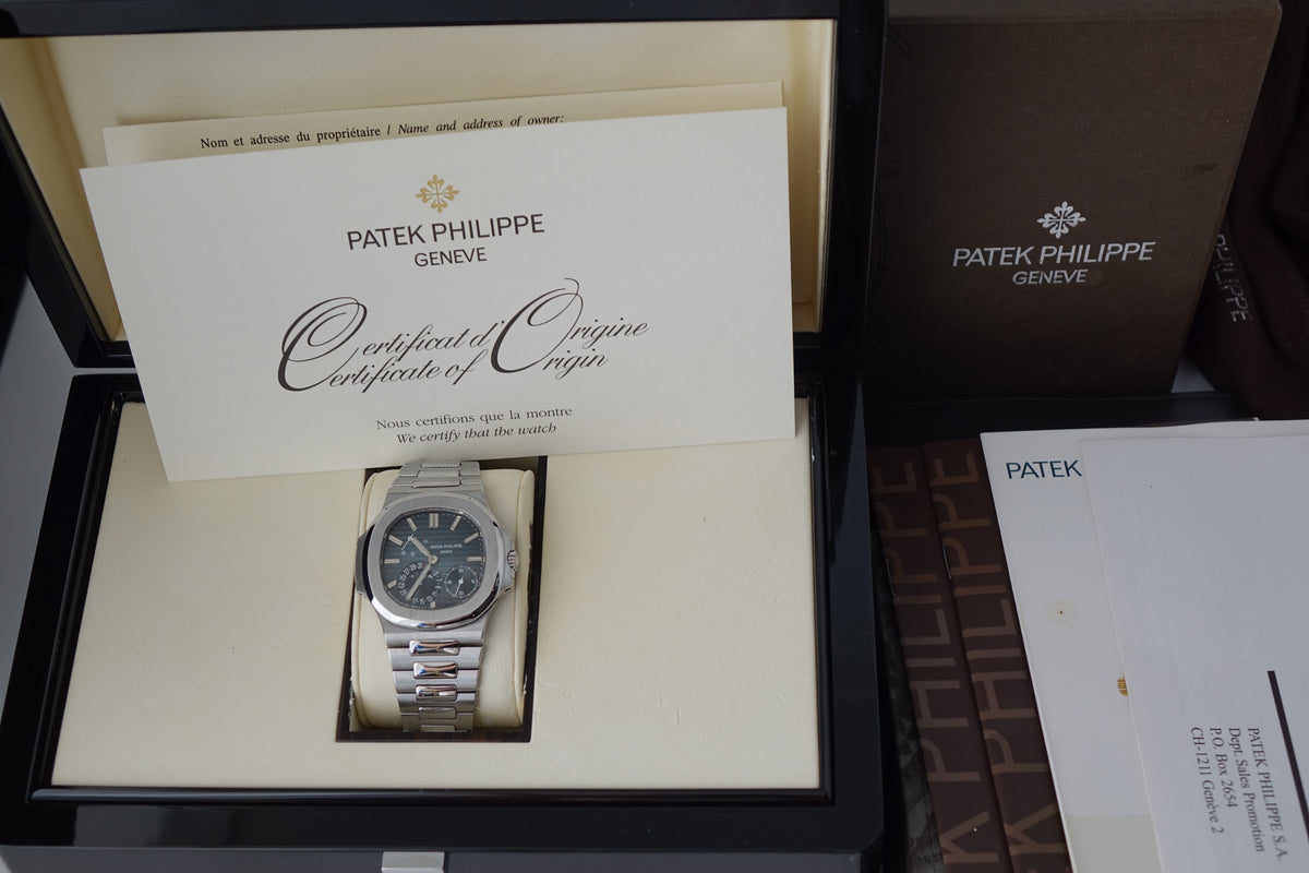 Patek Philippe Nautilus 5712 Blue dial moonphase 5712/1A-001 geneva seal