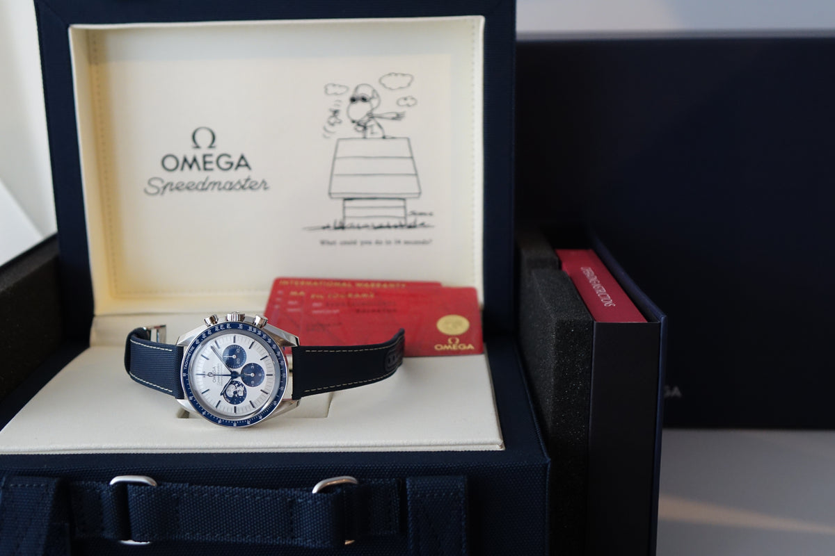 Omega Speedmaster snoopy 50th anniversary silver snoopy award