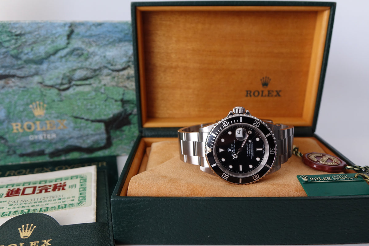 Rolex Submariner date 16610 full set