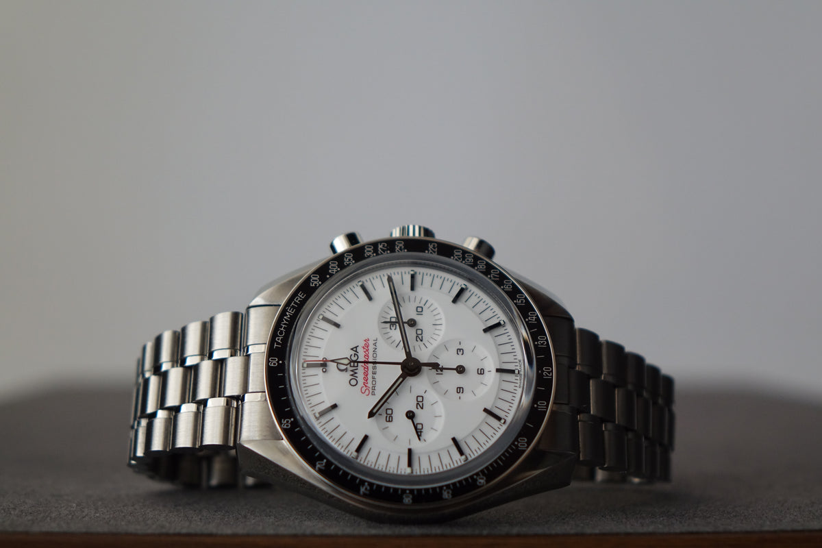 Omega Speedmaster White dial 310.30.42.50.04.001 full set