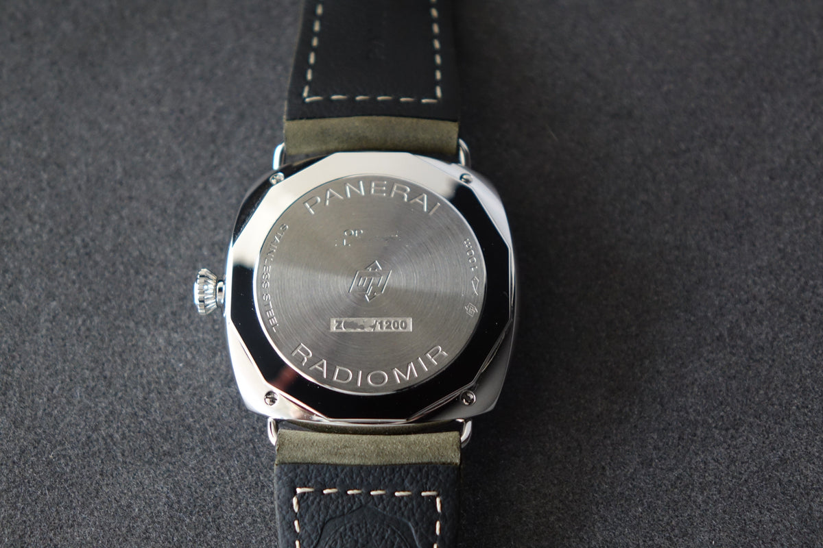 Panerai Radiomir Officine PAM 01384 45mm white dial