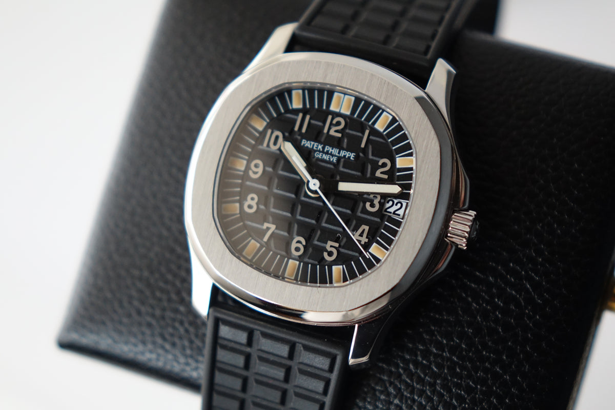 Patek Philippe Aquanaut 5066/1A-001 tritium patina