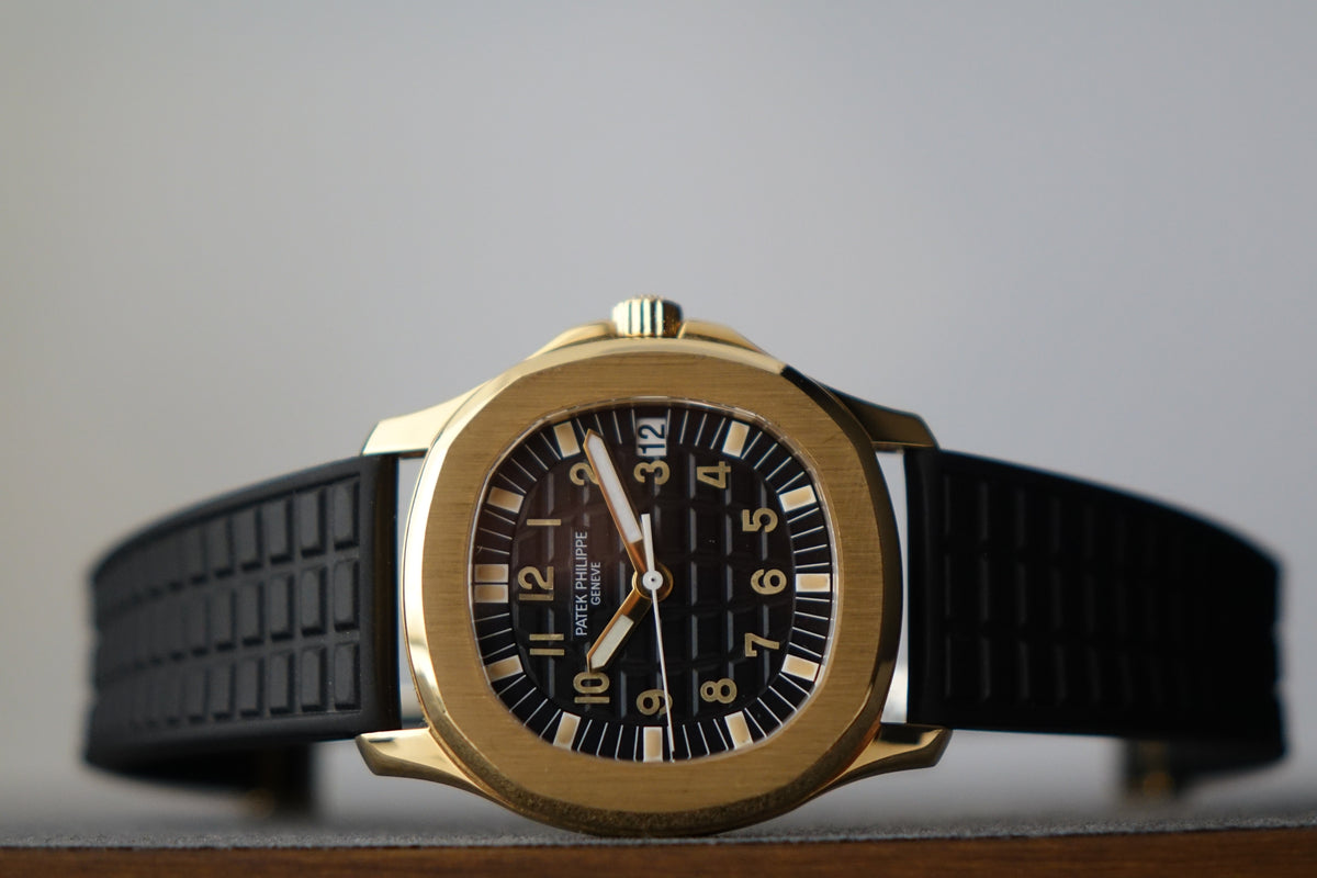 Patek Philippe Aquanaut 5066J tritium creamy patina