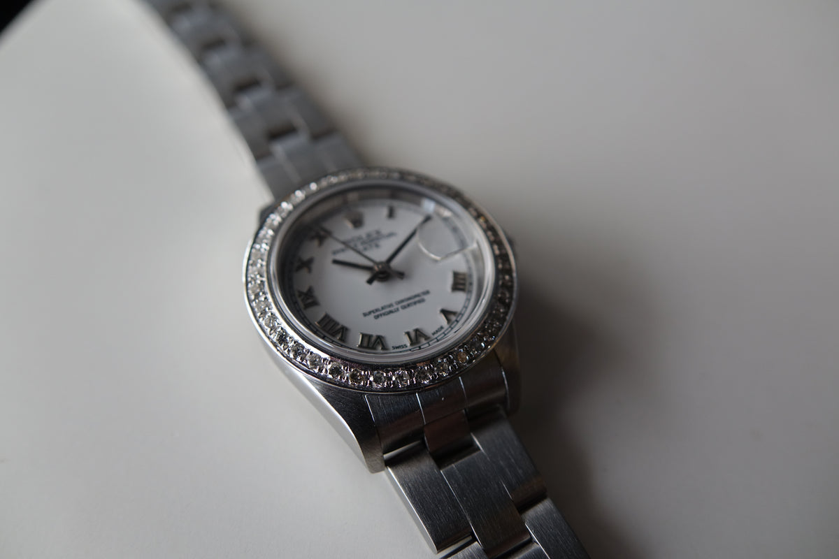 Rolex Datejust 26 Lady 79160 custom diamond bezel white roman