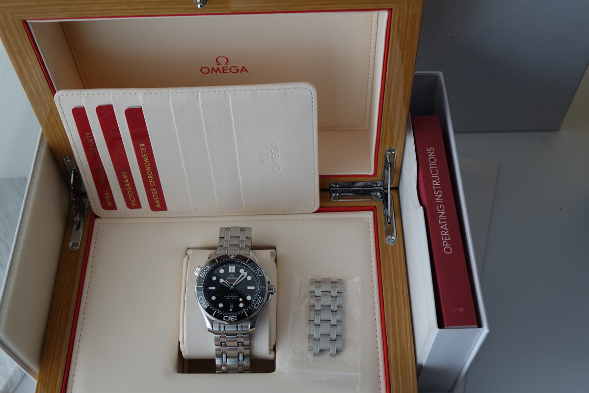 Omega Seamaster SMP 300 black dial 21030422001001 210.30.42.20.01.001