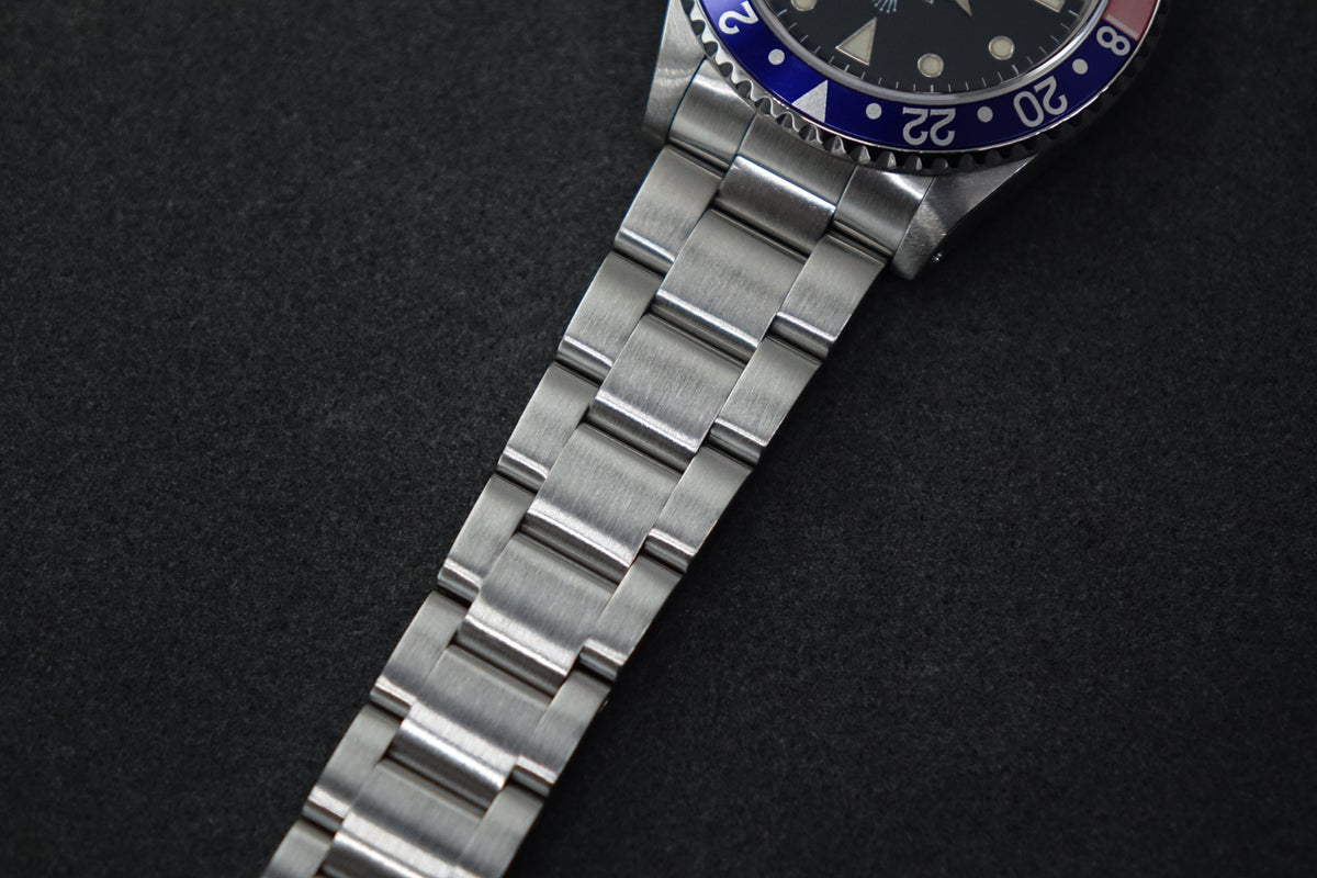 Rolex GMT Master 16700 Pepsi Tritium faded bezel