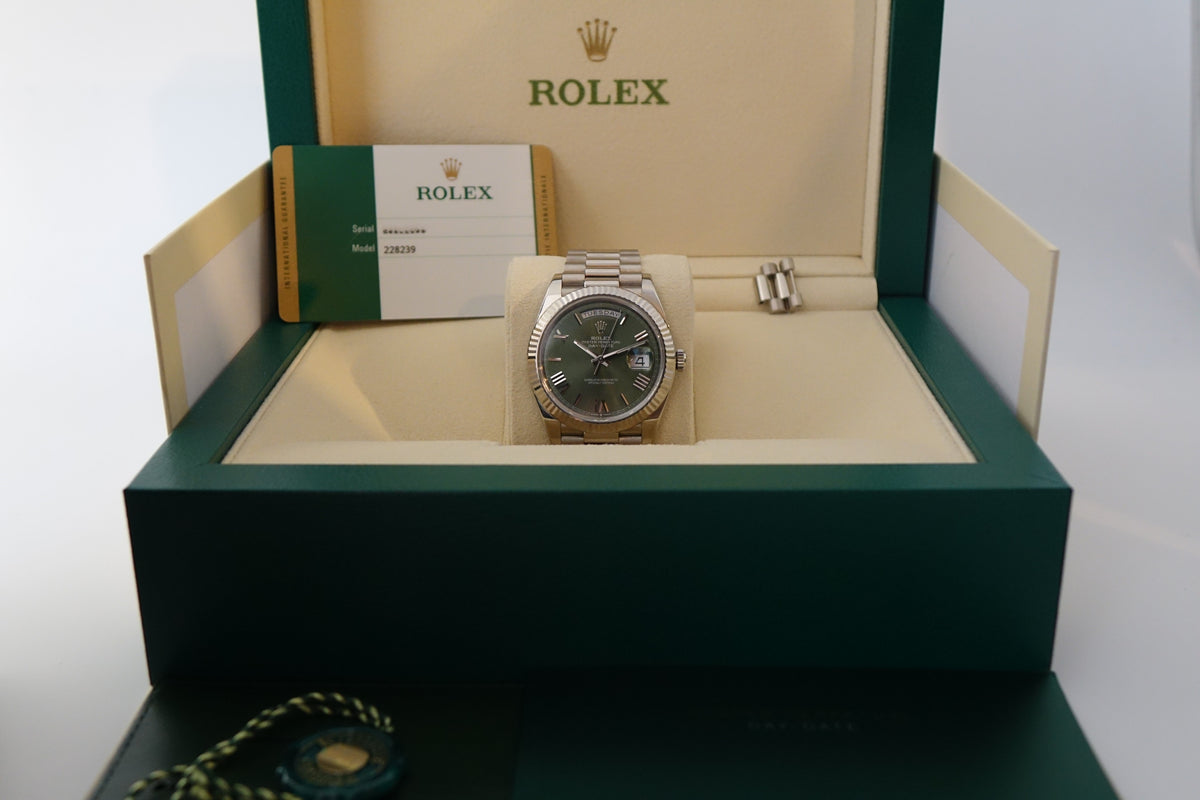 Rolex Daydate 228239 Olive Green Roman dial full set