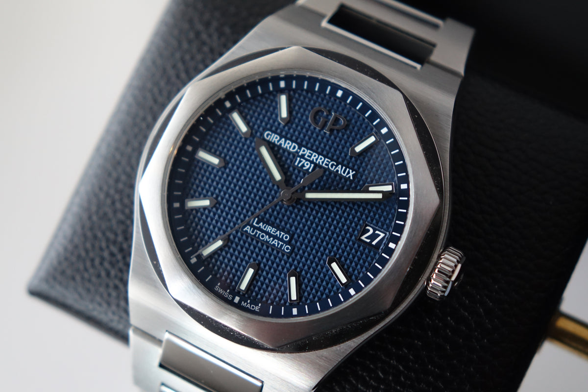 Girard Perregaux Laureato Blue 81010