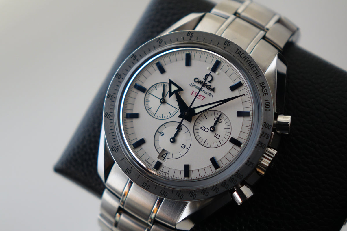 Omega Speedmaster Broad Arrow White 321.10.42.50.02.001