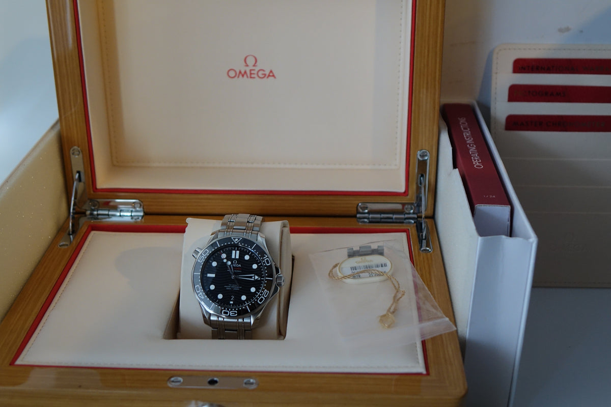 Omega Seamaster SMP 300 Black Bracelet 210.30.42.20.01.001