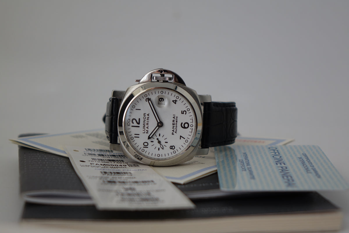 Panerai Luminor Marina Automatic 40mm white dial with papers